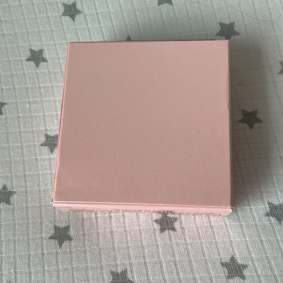 New Jeffree Star Setting Powder - Picture 2 of 8
